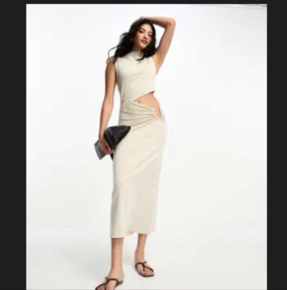 Elegant Cream Sleeveless Dress